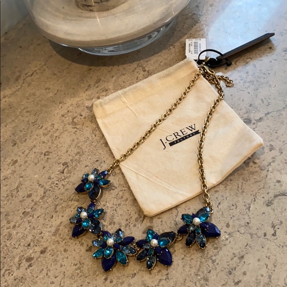 J. Crew Pearl Bee Statement Necklace. - Picture 6 of 6